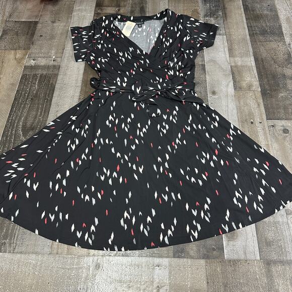 Torrid Women's Ikat Print Tie Waist Faux Wrap Dress Size 0 NWT - Picture 1 of 16
